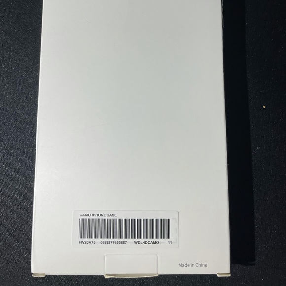 Authentic Supreme iphone 11 case - Picture 3 of 3